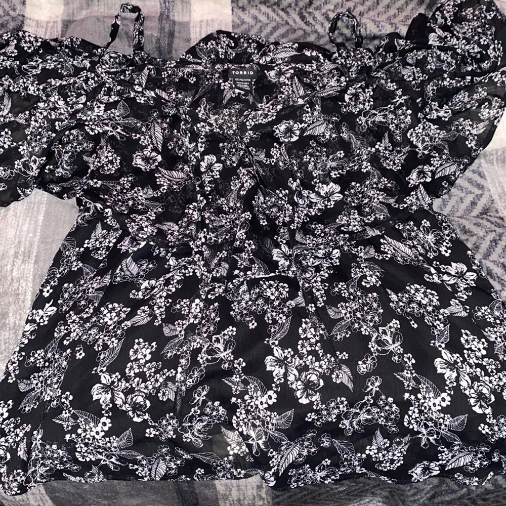 Torrid off the shoulder tank top Size 1 (14w)